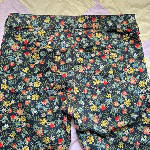 Low Rise Skinny Liberty Floral Pants - Picture 5 of 6